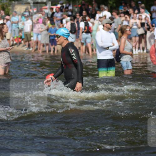 22.06.2025 - Viking Triathlon H.Heesch http://msf.ph/oto/8061455 22.06.2025 10:04:04 Schwimmen 54, 215, 220, 240, 242, 313, 315, 336, 370, 433, 448, 614, 639, 657 meine-sportfotos.de