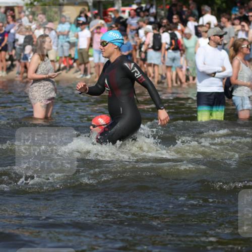 22.06.2025 - Viking Triathlon H.Heesch http://msf.ph/oto/8061462 22.06.2025 10:04:04 Schwimmen 54, 215, 220, 240, 242, 313, 315, 336, 370, 433, 448, 614, 639, 657 meine-sportfotos.de