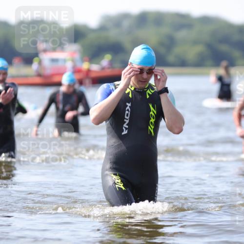 22.06.2025 - Viking Triathlon H.Heesch http://msf.ph/oto/8061470 22.06.2025 10:41:05 Schwimmen 94, 153, 314, 389, 496, 631 meine-sportfotos.de