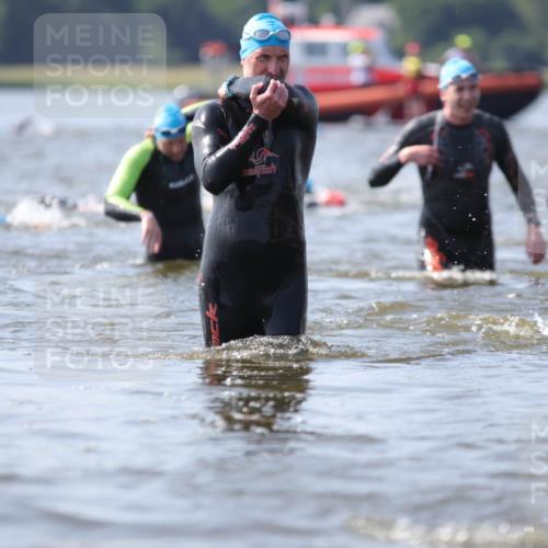 22.06.2025 - Viking Triathlon H.Heesch http://msf.ph/oto/8061474 22.06.2025 10:41:07 Schwimmen 94, 153, 314, 389, 496, 631 meine-sportfotos.de