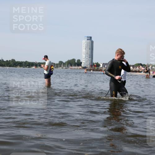 22.06.2025 - Viking Triathlon Michael Strokosch http://msf.ph/oto/8061477 22.06.2025 10:46:14 Schwimmen 121, 144, 213, 217, 225, 406, 525, 647 meine-sportfotos.de