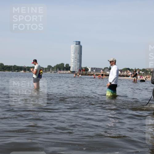 22.06.2025 - Viking Triathlon Michael Strokosch http://msf.ph/oto/8061481 22.06.2025 10:46:16 Schwimmen 121, 144, 213, 225, 406, 525, 647 meine-sportfotos.de