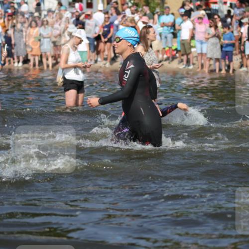 22.06.2025 - Viking Triathlon H.Heesch http://msf.ph/oto/8061482 22.06.2025 10:04:05 Schwimmen 156, 220, 240, 313, 315, 351, 370, 433, 448, 474, 529, 614, 639, 657 meine-sportfotos.de