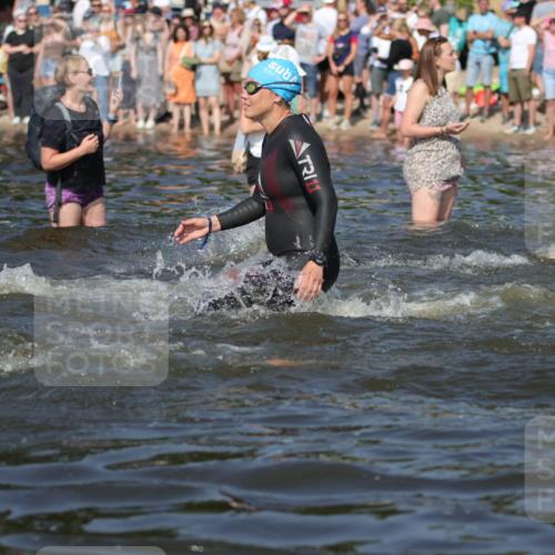 22.06.2025 - Viking Triathlon H.Heesch http://msf.ph/oto/8061494 22.06.2025 10:04:05 Schwimmen 156, 220, 240, 313, 315, 351, 370, 433, 448, 474, 529, 614, 639, 657 meine-sportfotos.de