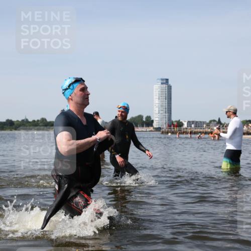 22.06.2025 - Viking Triathlon Michael Strokosch http://msf.ph/oto/8061501 22.06.2025 10:46:20 Schwimmen 60, 121, 144, 213, 225, 406 meine-sportfotos.de