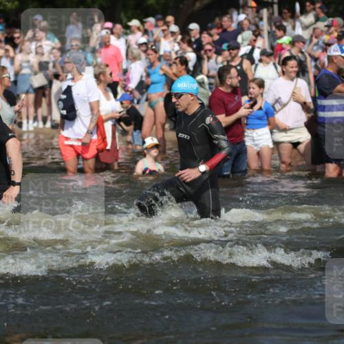 22.06.2025 - Viking Triathlon H.Heesch http://msf.ph/oto/8061502 22.06.2025 10:04:08 Schwimmen 156, 199, 220, 240, 313, 315, 351, 370, 433, 448, 474, 529, 614, 639, 657 meine-sportfotos.de