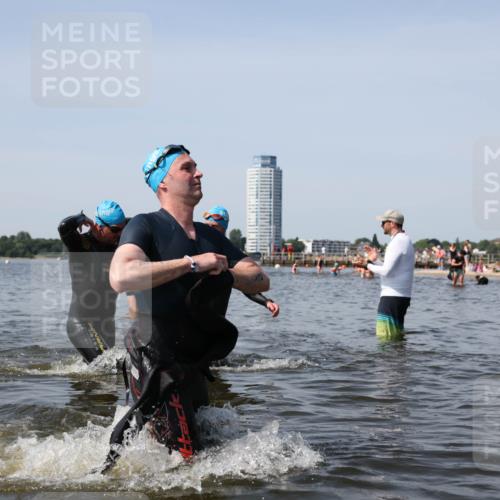 22.06.2025 - Viking Triathlon Michael Strokosch http://msf.ph/oto/8061506 22.06.2025 10:46:20 Schwimmen 60, 121, 144, 213, 225, 406 meine-sportfotos.de