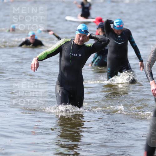 22.06.2025 - Viking Triathlon H.Heesch http://msf.ph/oto/8061508 22.06.2025 10:41:19 Schwimmen 54, 94, 314, 376, 390, 505, 631 meine-sportfotos.de