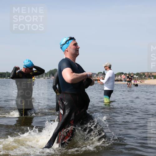 22.06.2025 - Viking Triathlon Michael Strokosch http://msf.ph/oto/8061510 22.06.2025 10:46:20 Schwimmen 60, 121, 144, 213, 225, 406 meine-sportfotos.de