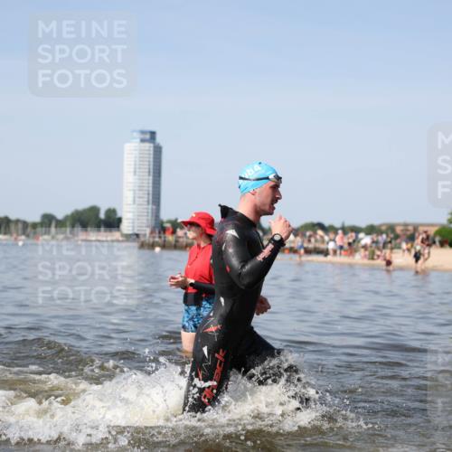 22.06.2025 - Viking Triathlon Michael Strokosch http://msf.ph/oto/8061511 22.06.2025 10:25:50 Schwimmen 10, 49, 420, 455, 485, 544, 557, 642 meine-sportfotos.de