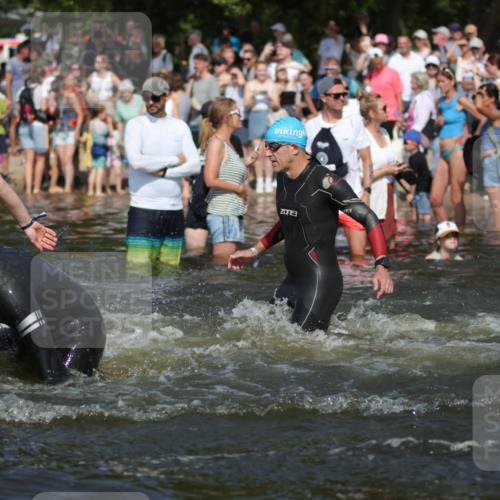 22.06.2025 - Viking Triathlon H.Heesch http://msf.ph/oto/8061516 22.06.2025 10:04:08 Schwimmen 156, 199, 220, 240, 313, 315, 351, 370, 433, 448, 474, 529, 614, 639, 657 meine-sportfotos.de