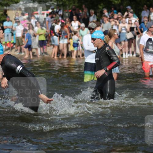 22.06.2025 - Viking Triathlon H.Heesch http://msf.ph/oto/8061521 22.06.2025 10:04:09 Schwimmen 156, 199, 240, 313, 315, 351, 370, 448, 474, 529, 614, 657 meine-sportfotos.de