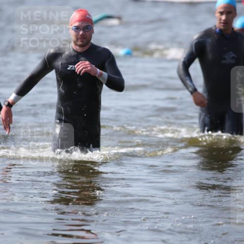 22.06.2025 - Viking Triathlon H.Heesch http://msf.ph/oto/8061526 22.06.2025 10:41:34 Schwimmen 54, 58, 142, 194, 220, 376, 505, 625, 629 meine-sportfotos.de