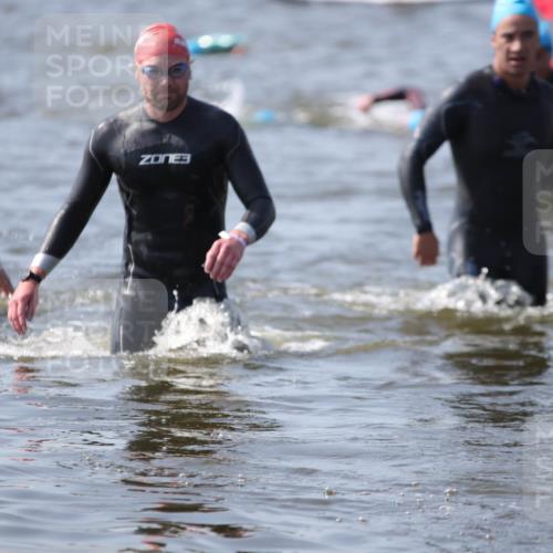22.06.2025 - Viking Triathlon H.Heesch http://msf.ph/oto/8061530 22.06.2025 10:41:34 Schwimmen 54, 58, 142, 194, 220, 376, 505, 625, 629 meine-sportfotos.de