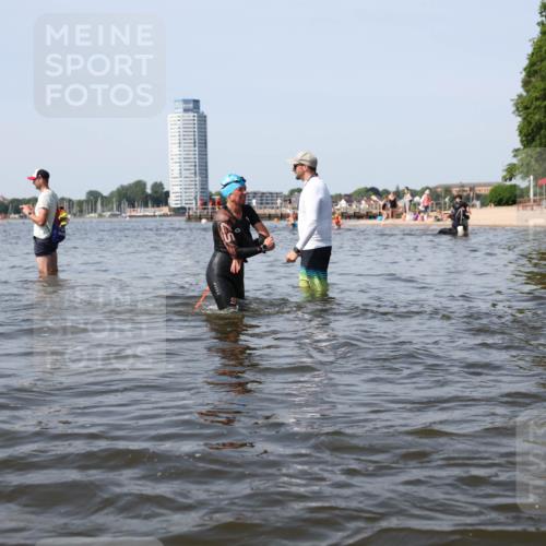 22.06.2025 - Viking Triathlon Michael Strokosch http://msf.ph/oto/8061533 22.06.2025 10:46:26 Schwimmen 60, 121, 213, 225, 333, 406 meine-sportfotos.de