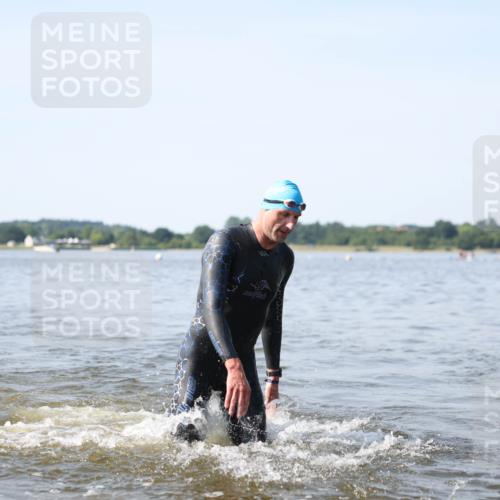 22.06.2025 - Viking Triathlon Michael Strokosch http://msf.ph/oto/8061537 22.06.2025 10:25:56 Schwimmen 10, 49, 455, 485, 557, 642 meine-sportfotos.de