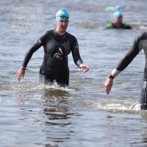 22.06.2025 - Viking Triathlon H.Heesch http://msf.ph/oto/8061540 22.06.2025 10:41:36 Schwimmen 54, 58, 142, 194, 220, 221, 505, 625, 629 meine-sportfotos.de