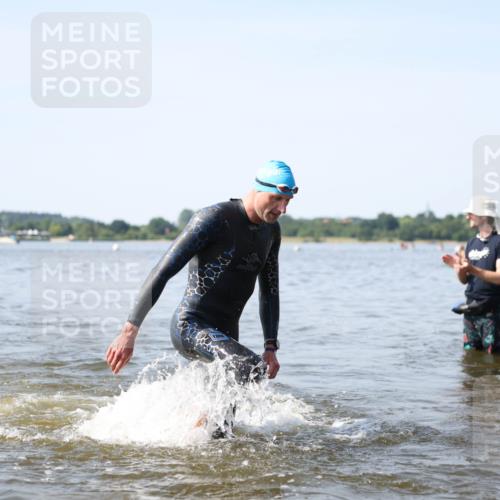 22.06.2025 - Viking Triathlon Michael Strokosch http://msf.ph/oto/8061544 22.06.2025 10:25:56 Schwimmen 10, 49, 455, 485, 557, 642 meine-sportfotos.de