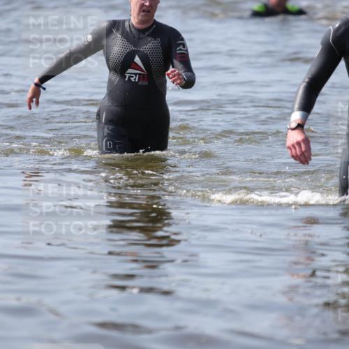 22.06.2025 - Viking Triathlon H.Heesch http://msf.ph/oto/8061546 22.06.2025 10:41:37 Schwimmen 54, 58, 142, 194, 220, 221, 505, 625, 629 meine-sportfotos.de