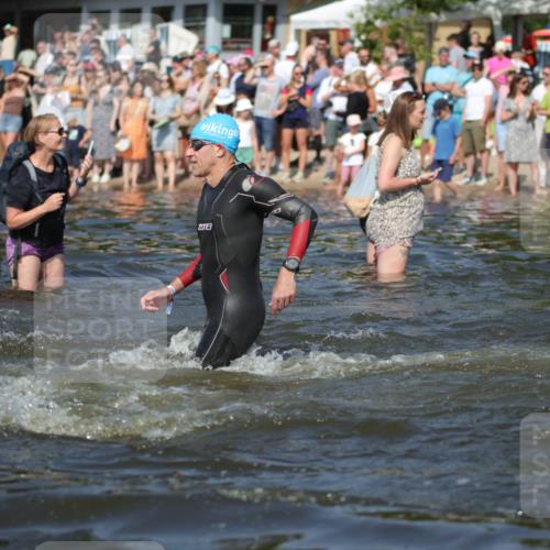22.06.2025 - Viking Triathlon H.Heesch http://msf.ph/oto/8061550 22.06.2025 10:04:10 Schwimmen 141, 142, 156, 185, 199, 240, 276, 313, 351, 370, 448, 474, 493, 529, 614 meine-sportfotos.de