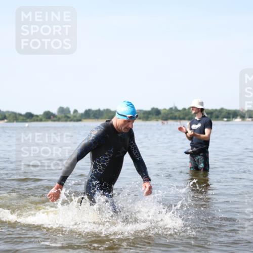 22.06.2025 - Viking Triathlon Michael Strokosch http://msf.ph/oto/8061551 22.06.2025 10:25:56 Schwimmen 10, 49, 455, 485, 557, 642 meine-sportfotos.de