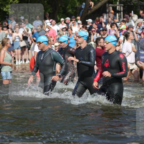 22.06.2025 - Viking Triathlon H.Heesch http://msf.ph/oto/8061558 22.06.2025 10:04:13 Schwimmen 141, 142, 156, 185, 199, 240, 276, 313, 351, 370, 448, 474, 493, 529, 614 meine-sportfotos.de