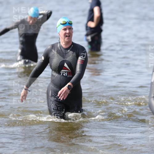 22.06.2025 - Viking Triathlon H.Heesch http://msf.ph/oto/8061562 22.06.2025 10:41:43 Schwimmen 58, 142, 194, 220, 221, 505, 625, 629 meine-sportfotos.de