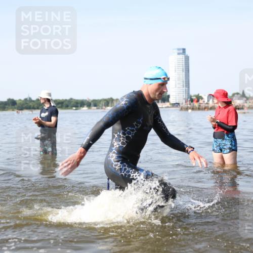 22.06.2025 - Viking Triathlon Michael Strokosch http://msf.ph/oto/8061568 22.06.2025 10:25:57 Schwimmen 10, 49, 455, 557, 617, 642 meine-sportfotos.de