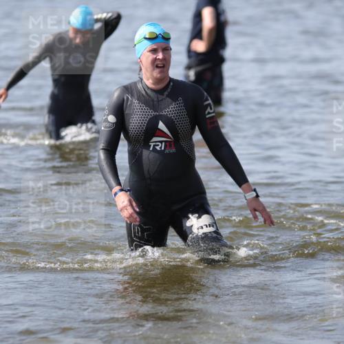 22.06.2025 - Viking Triathlon H.Heesch http://msf.ph/oto/8061569 22.06.2025 10:41:44 Schwimmen 58, 142, 194, 199, 220, 221, 505, 625, 629 meine-sportfotos.de