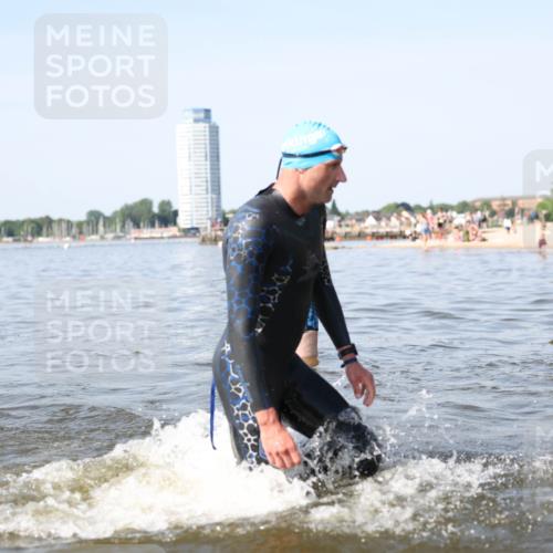 22.06.2025 - Viking Triathlon Michael Strokosch http://msf.ph/oto/8061573 22.06.2025 10:25:58 Schwimmen 49, 617, 642 meine-sportfotos.de