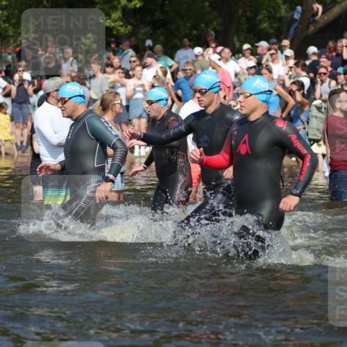 22.06.2025 - Viking Triathlon H.Heesch http://msf.ph/oto/8061575 22.06.2025 10:04:14 Schwimmen 141, 142, 156, 185, 199, 276, 351, 474, 493, 529 meine-sportfotos.de