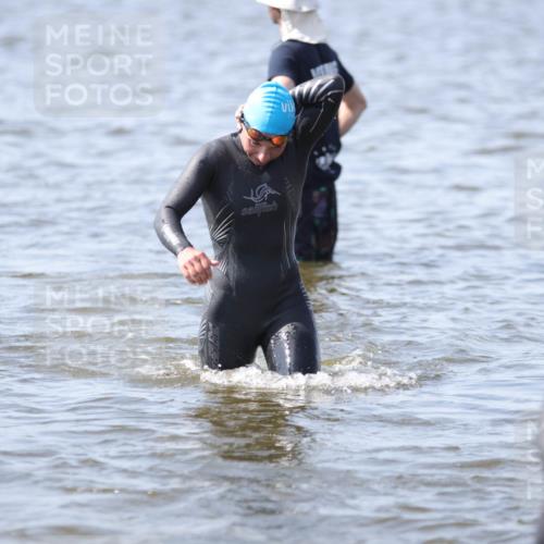 22.06.2025 - Viking Triathlon H.Heesch http://msf.ph/oto/8061577 22.06.2025 10:41:45 Schwimmen 58, 142, 194, 199, 220, 221, 625, 629 meine-sportfotos.de