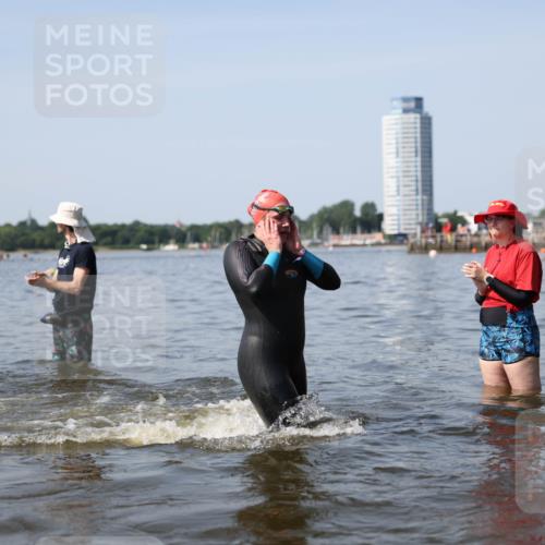 22.06.2025 - Viking Triathlon Michael Strokosch http://msf.ph/oto/8061600 22.06.2025 10:26:01 Schwimmen 49, 617, 642 meine-sportfotos.de