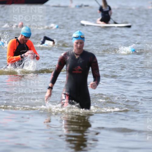 22.06.2025 - Viking Triathlon H.Heesch http://msf.ph/oto/8061601 22.06.2025 10:41:47 Schwimmen 58, 142, 159, 194, 199, 220, 221, 625, 629 meine-sportfotos.de