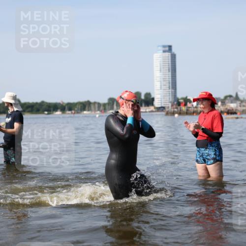22.06.2025 - Viking Triathlon Michael Strokosch http://msf.ph/oto/8061604 22.06.2025 10:26:01 Schwimmen 49, 617, 642 meine-sportfotos.de