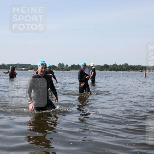 22.06.2025 - Viking Triathlon Michael Strokosch http://msf.ph/oto/8061608 22.06.2025 10:46:39 Schwimmen 60, 143, 206, 333, 479, 498, 515 meine-sportfotos.de