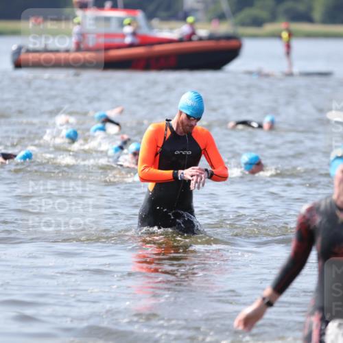 22.06.2025 - Viking Triathlon H.Heesch http://msf.ph/oto/8061618 22.06.2025 10:41:49 Schwimmen 58, 142, 159, 194, 199, 221, 625, 629 meine-sportfotos.de