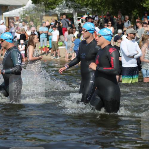 22.06.2025 - Viking Triathlon H.Heesch http://msf.ph/oto/8061619 22.06.2025 10:04:15 Schwimmen 115, 141, 142, 156, 185, 199, 253, 276, 351, 408, 474, 493, 529 meine-sportfotos.de