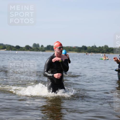 22.06.2025 - Viking Triathlon Michael Strokosch http://msf.ph/oto/8061627 22.06.2025 10:26:08 Schwimmen 9, 526, 617, 642 meine-sportfotos.de