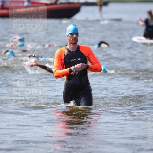 22.06.2025 - Viking Triathlon H.Heesch http://msf.ph/oto/8061632 22.06.2025 10:41:52 Schwimmen 58, 142, 159, 199, 221, 625 meine-sportfotos.de
