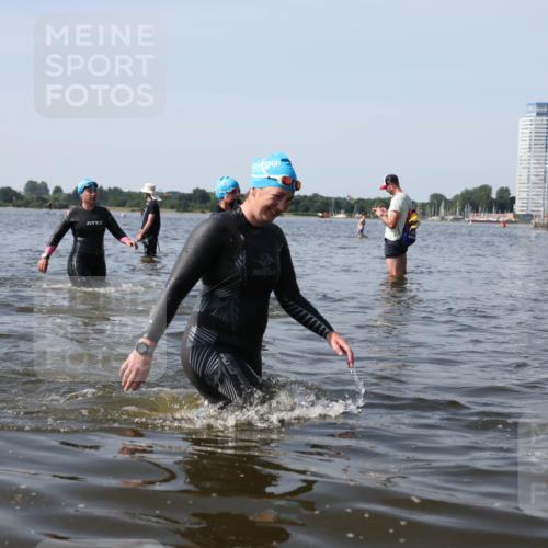 22.06.2025 - Viking Triathlon Michael Strokosch http://msf.ph/oto/8061636 22.06.2025 10:46:41 Schwimmen 60, 143, 206, 333, 479, 498, 515 meine-sportfotos.de