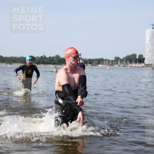 22.06.2025 - Viking Triathlon Michael Strokosch http://msf.ph/oto/8061650 22.06.2025 10:26:09 Schwimmen 9, 526, 617, 642 meine-sportfotos.de