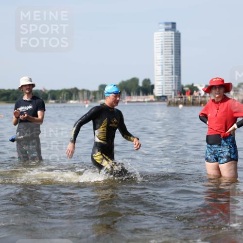 22.06.2025 - Viking Triathlon Michael Strokosch http://msf.ph/oto/8061671 22.06.2025 10:26:12 Schwimmen 9, 526, 617 meine-sportfotos.de