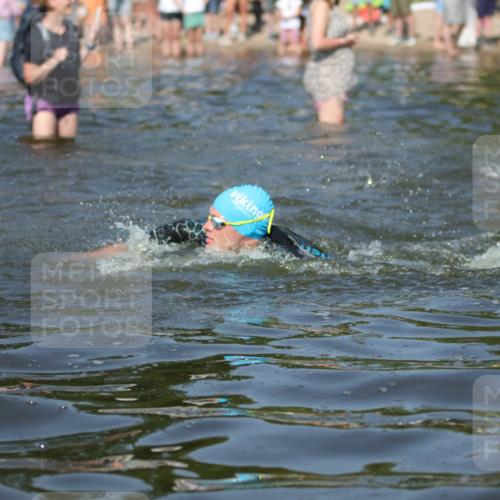 22.06.2025 - Viking Triathlon H.Heesch http://msf.ph/oto/8061678 22.06.2025 10:04:19 Schwimmen 115, 141, 142, 156, 185, 195, 199, 239, 253, 276, 351, 377, 408, 474, 493, 529 meine-sportfotos.de