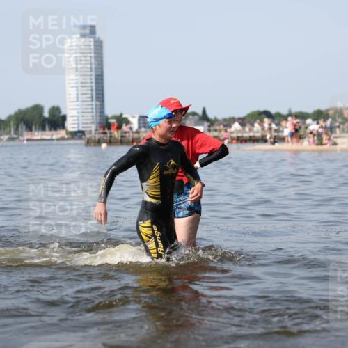 22.06.2025 - Viking Triathlon Michael Strokosch http://msf.ph/oto/8061682 22.06.2025 10:26:13 Schwimmen 9, 526, 617 meine-sportfotos.de
