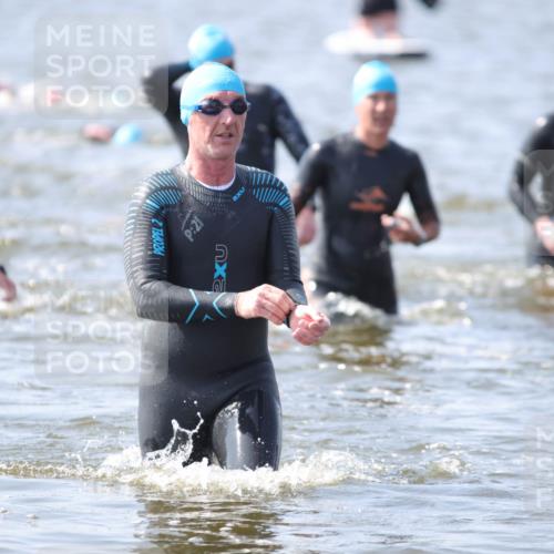 22.06.2025 - Viking Triathlon H.Heesch http://msf.ph/oto/8061684 22.06.2025 10:42:07 Schwimmen 16, 78, 159, 199, 281, 290, 326, 460, 465 meine-sportfotos.de