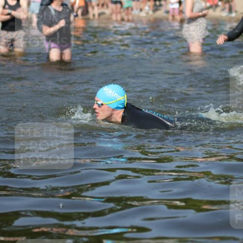 22.06.2025 - Viking Triathlon H.Heesch http://msf.ph/oto/8061686 22.06.2025 10:04:19 Schwimmen 115, 141, 142, 156, 185, 195, 199, 239, 253, 276, 351, 377, 408, 474, 493, 529 meine-sportfotos.de