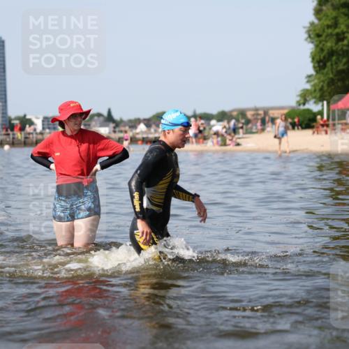 22.06.2025 - Viking Triathlon Michael Strokosch http://msf.ph/oto/8061691 22.06.2025 10:26:13 Schwimmen 9, 526, 617 meine-sportfotos.de