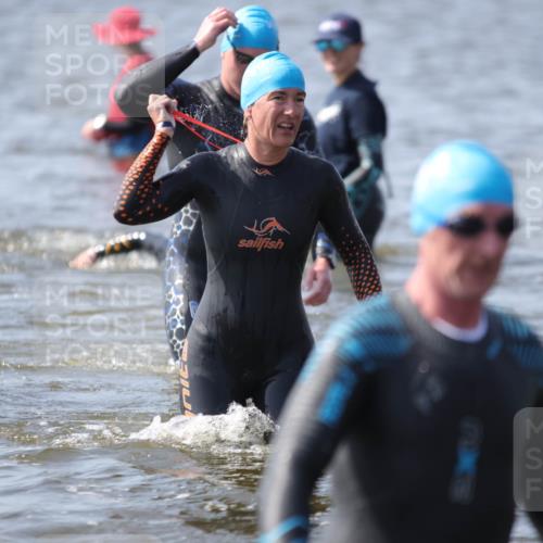 22.06.2025 - Viking Triathlon H.Heesch http://msf.ph/oto/8061693 22.06.2025 10:42:13 Schwimmen 16, 65, 78, 192, 281, 290, 318, 326, 460, 465 meine-sportfotos.de