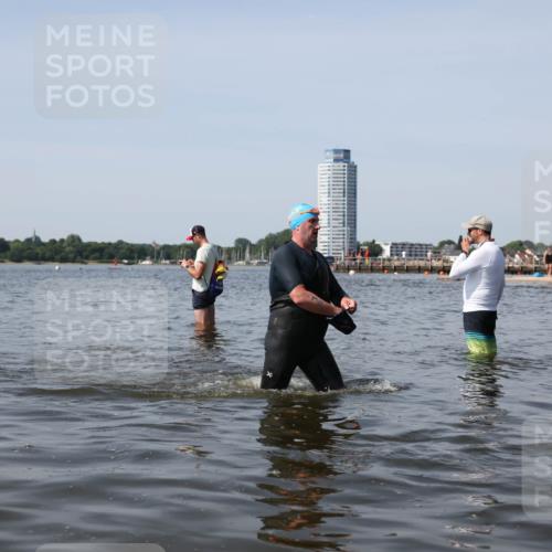 22.06.2025 - Viking Triathlon Michael Strokosch http://msf.ph/oto/8061694 22.06.2025 10:46:56 Schwimmen 36, 378, 498, 515 meine-sportfotos.de